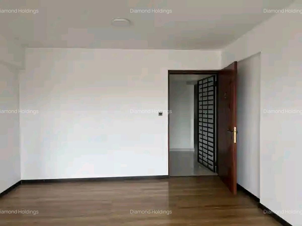 3 Bed Apartment with En Suite at Parklands - 2
