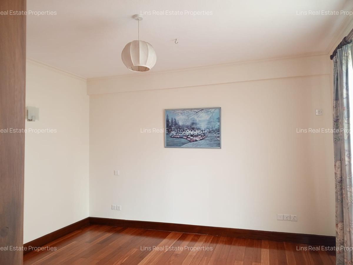 Serviced 3 Bed Apartment with En Suite in Riverside - 11