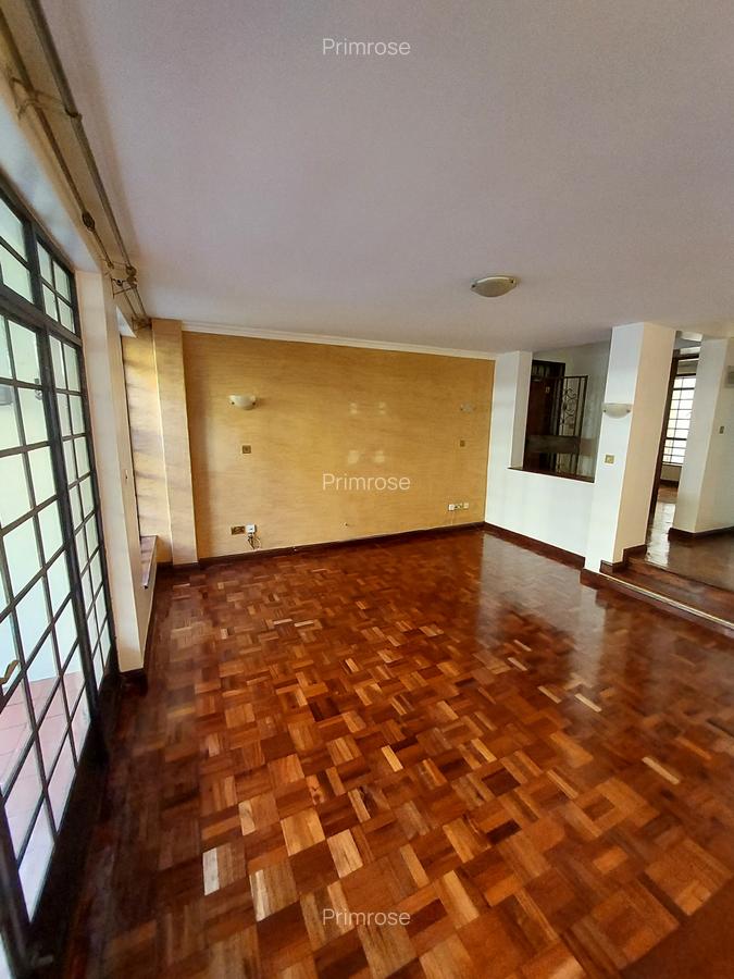 3 Bed Apartment with En Suite in Lavington - 4