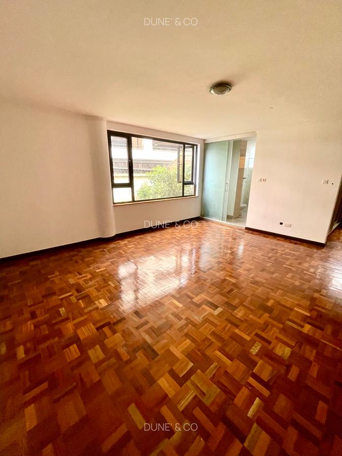 3 Bed Apartment with En Suite in Riverside - 9