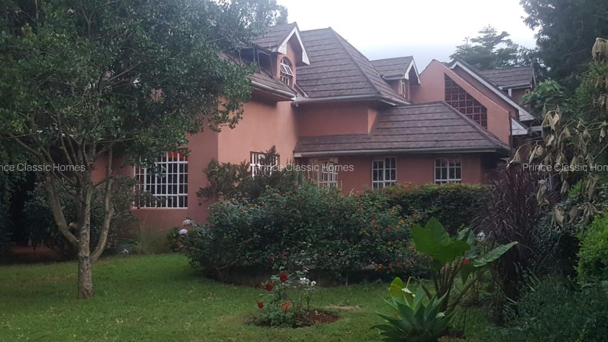 4 Bed House with En Suite at Kerarapon Drive - 13