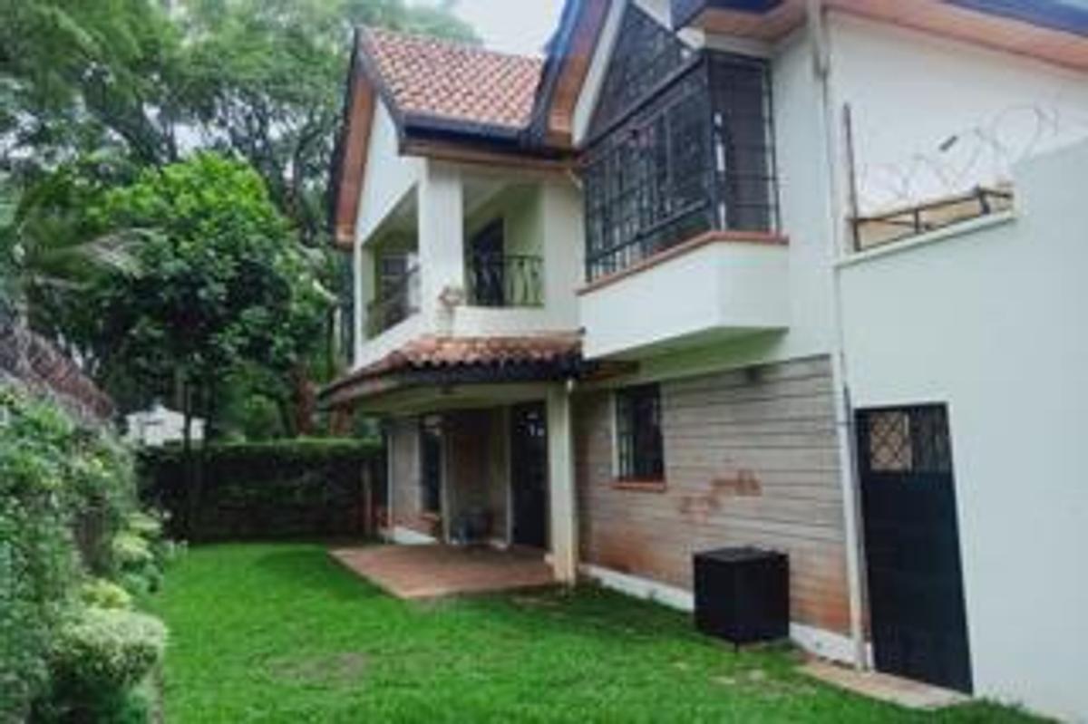 5 Bed Townhouse with En Suite at Lavington Green - 1