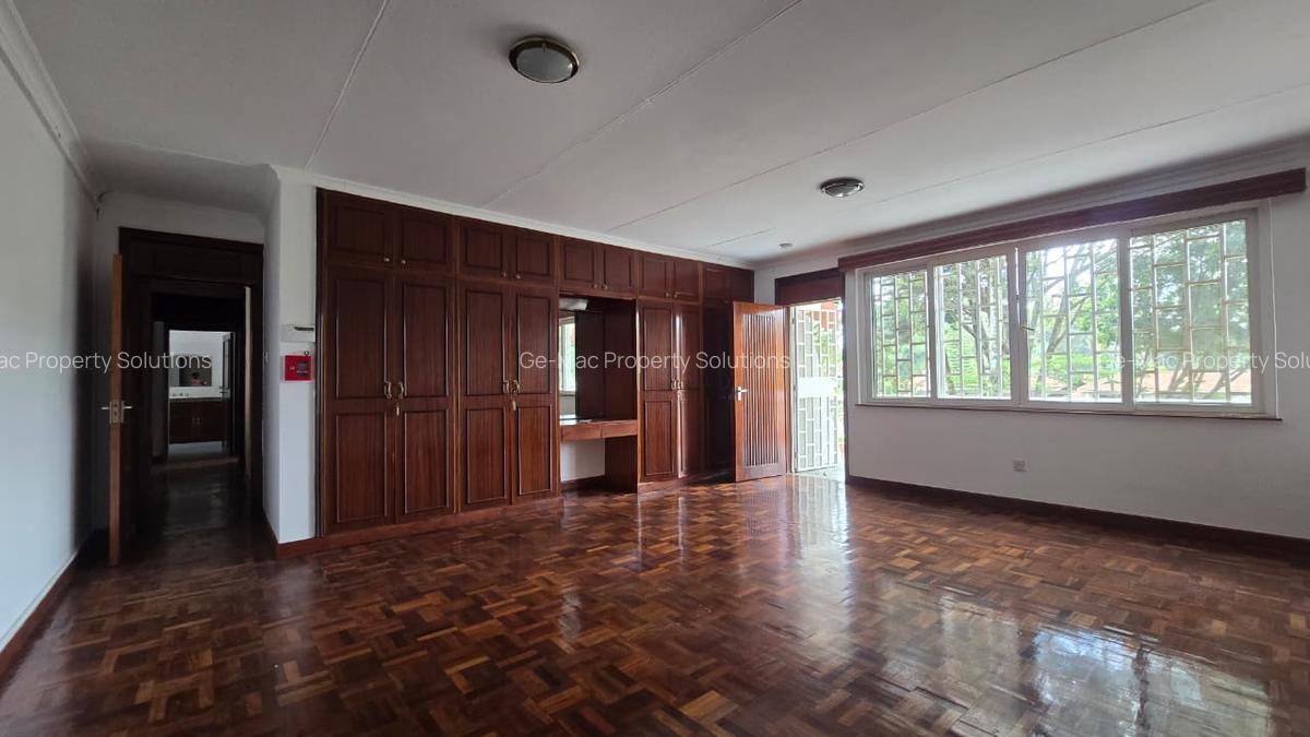 4 Bed House with En Suite in Runda - 13