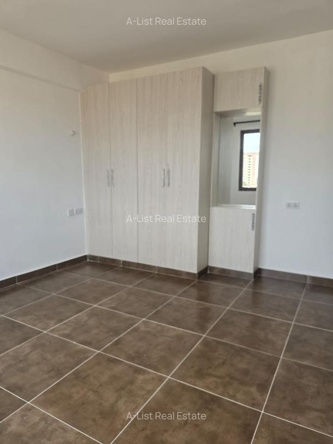 3 Bed Apartment with En Suite at 2Nd Avenue - 17
