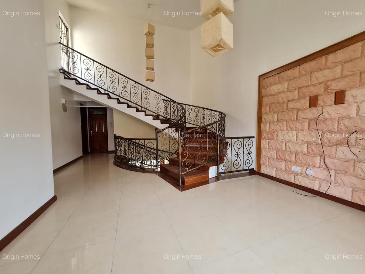 4 Bed Townhouse with En Suite at Westlands - 17