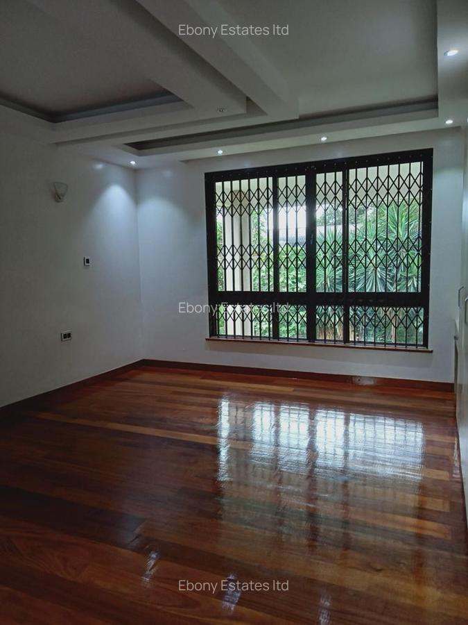 5 Bed Townhouse with En Suite in Lavington - 6