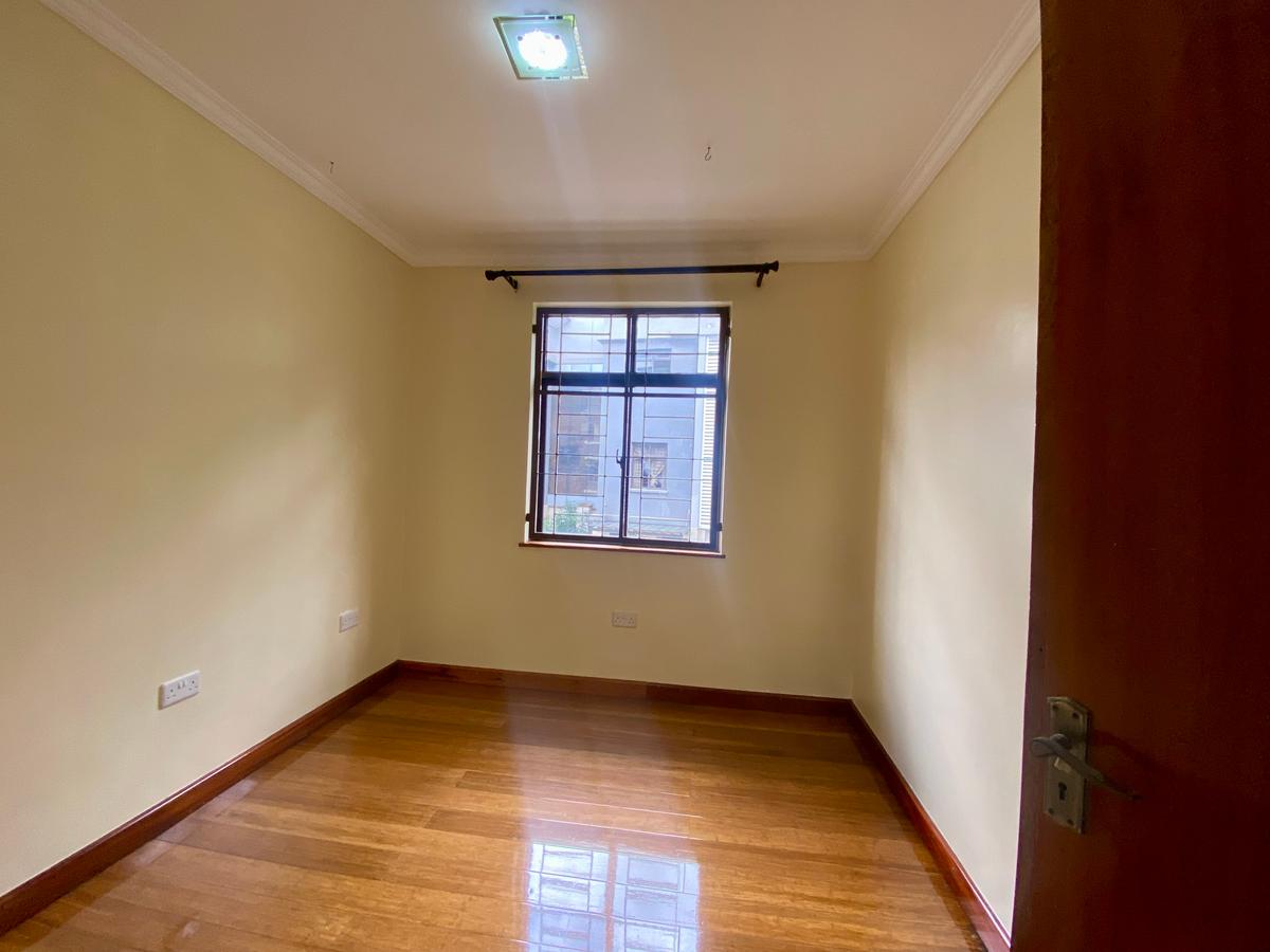 5 Bed Townhouse with En Suite in Lavington - 7
