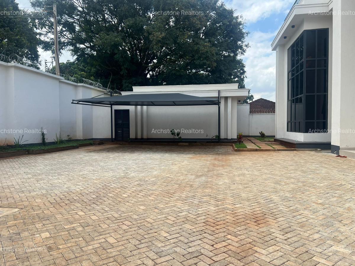5 Bed Townhouse with En Suite in Loresho - 20