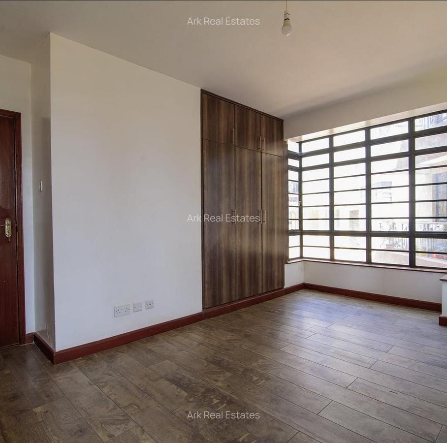 Serviced 2 Bed Apartment with En Suite at Gitaru - 3