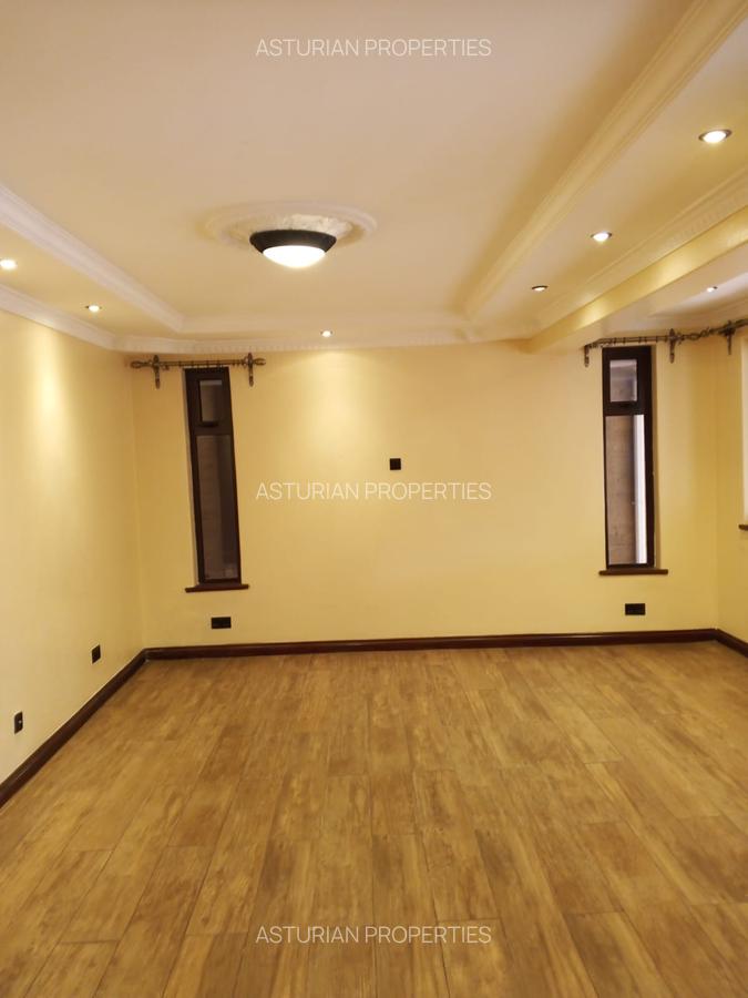 4 Bed Townhouse with En Suite in Lavington - 6