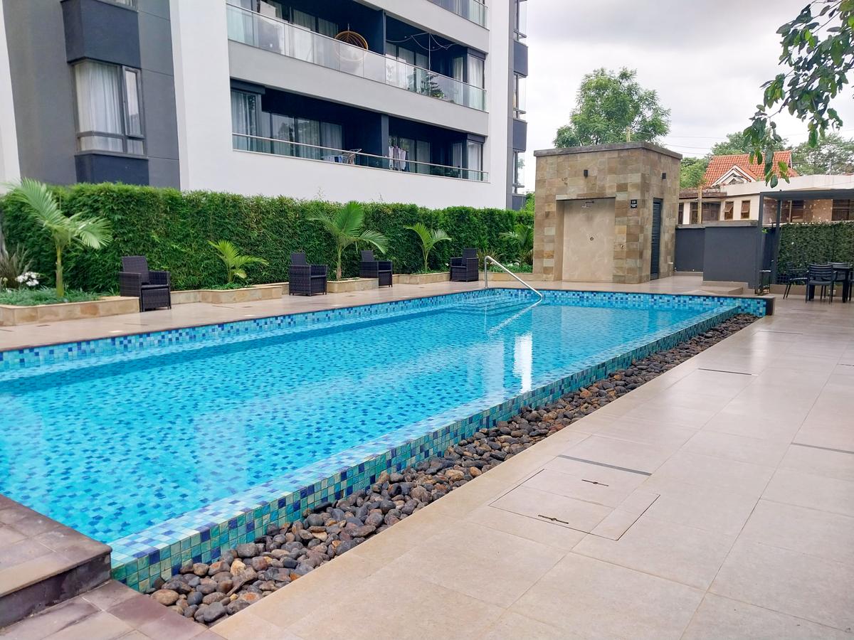 2 Bed Apartment with Swimming Pool in Riverside - 14