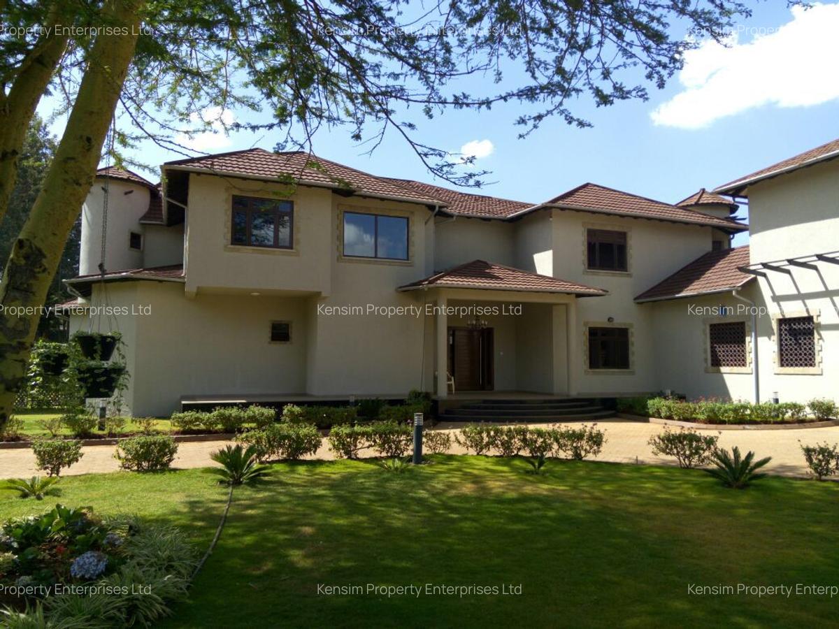 5 Bed House with En Suite in Runda - 1