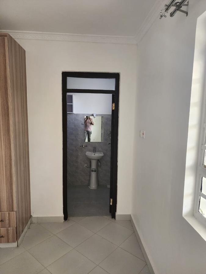 3 Bed House with En Suite at Acacia - 9