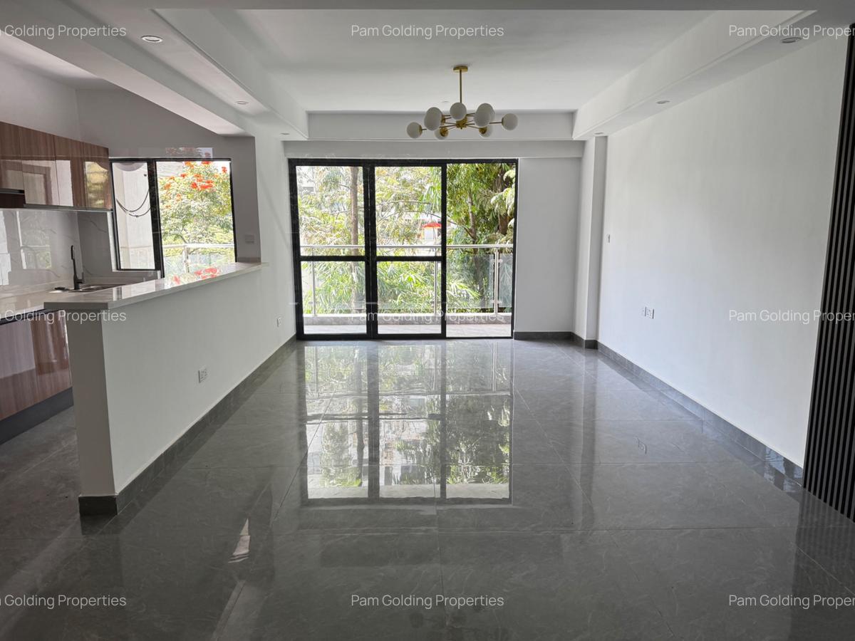 2 Bed Apartment with En Suite in Riverside - 5