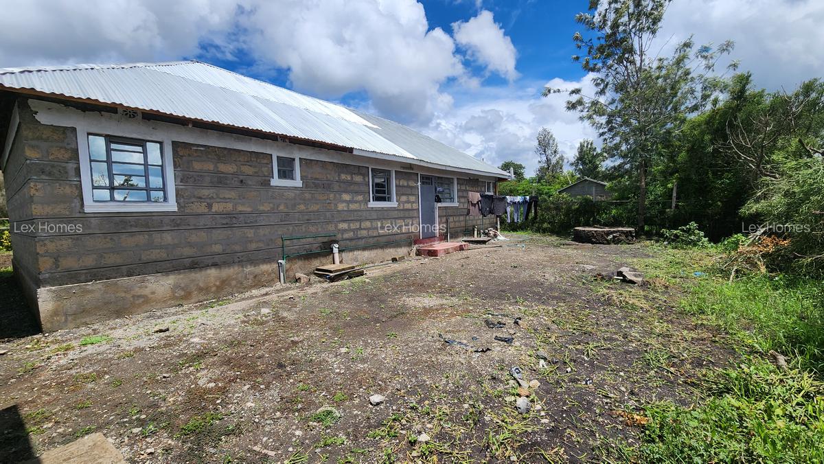 3 Bed House with En Suite at Rangau - 4