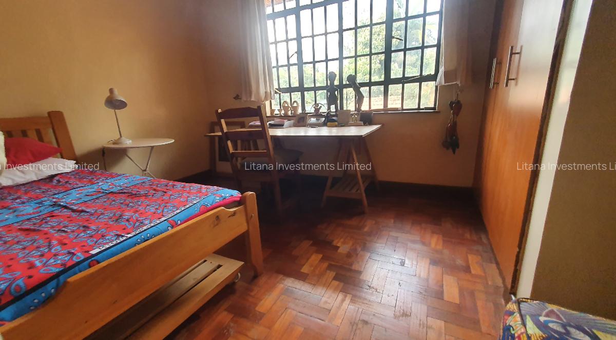 5 Bed House with En Suite at Old Runda - 8