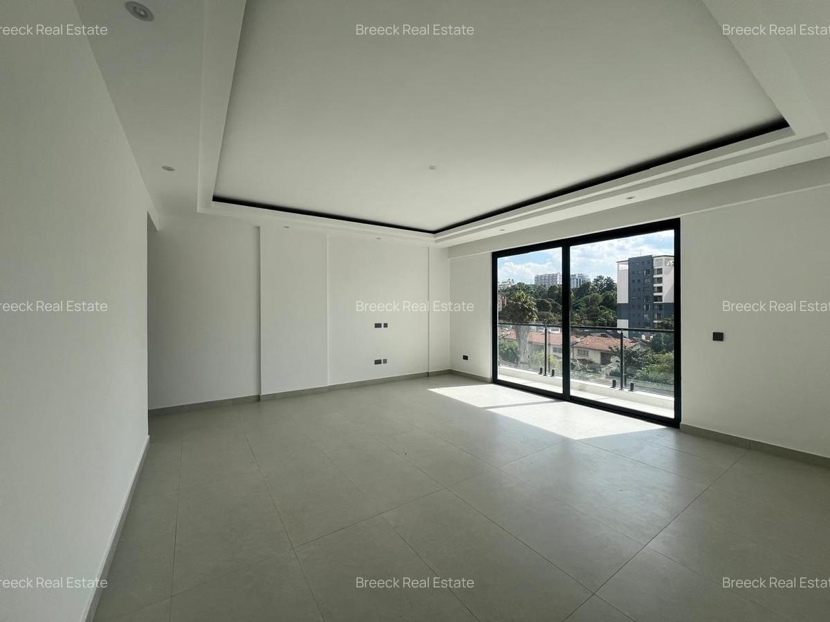 3 Bed Apartment with En Suite at Brookside Drive - 1