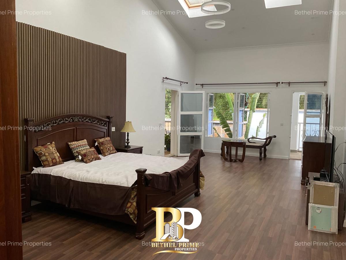 5 Bed Villa with Swimming Pool in Runda - 8