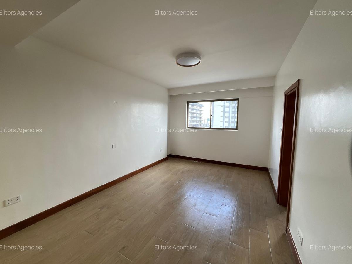4 Bed Apartment with En Suite at Othaya Road - 13