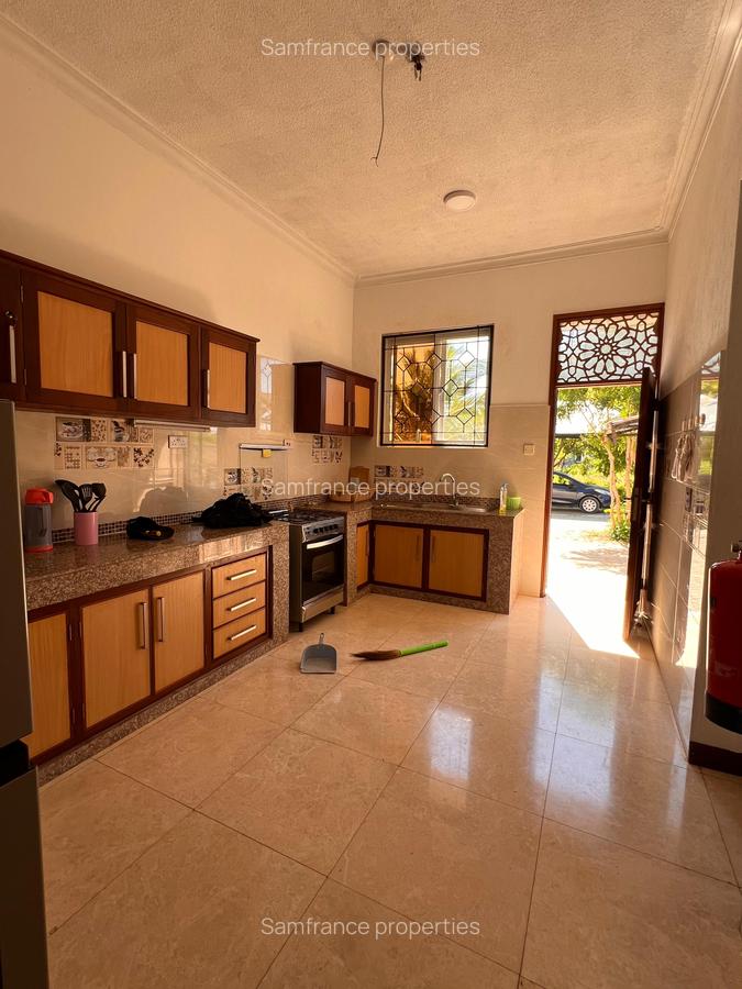 3 Bed Villa with En Suite at Vipingo Beach - 7