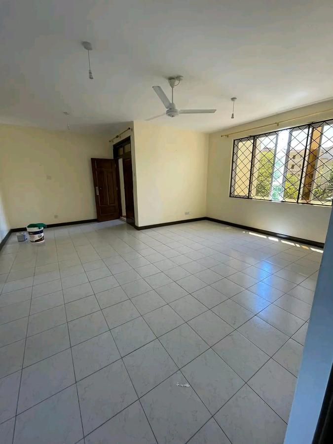 3 Bed Apartment with En Suite at Behind Citymall - 6