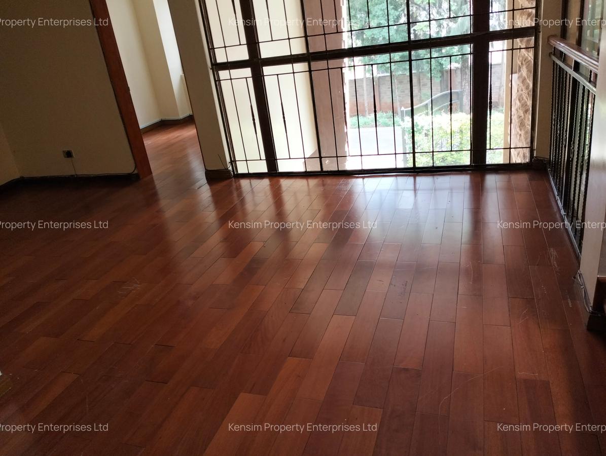 5 Bed Townhouse with En Suite in Lavington - 9