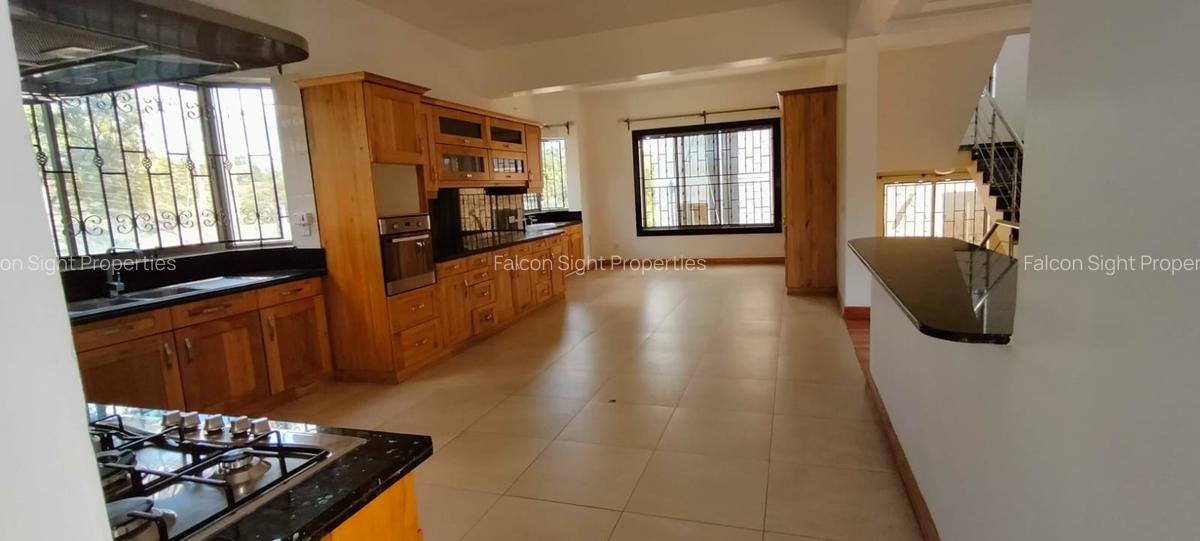 5 Bed Townhouse with Garden at Easy Access To Peponi Road - 6