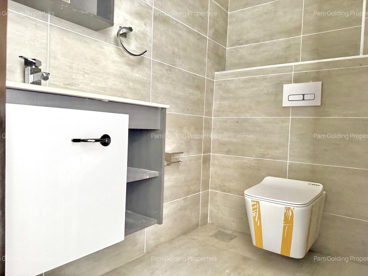 3 Bed Apartment with En Suite in Riverside - 10