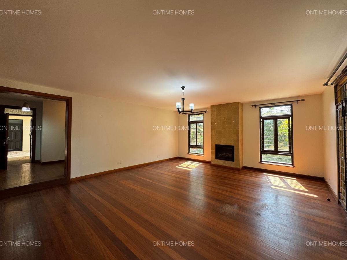 5 Bed Villa with En Suite at Lavington - 4