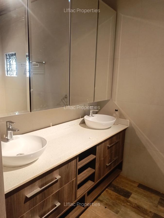 4 Bed House with En Suite in Runda - 15