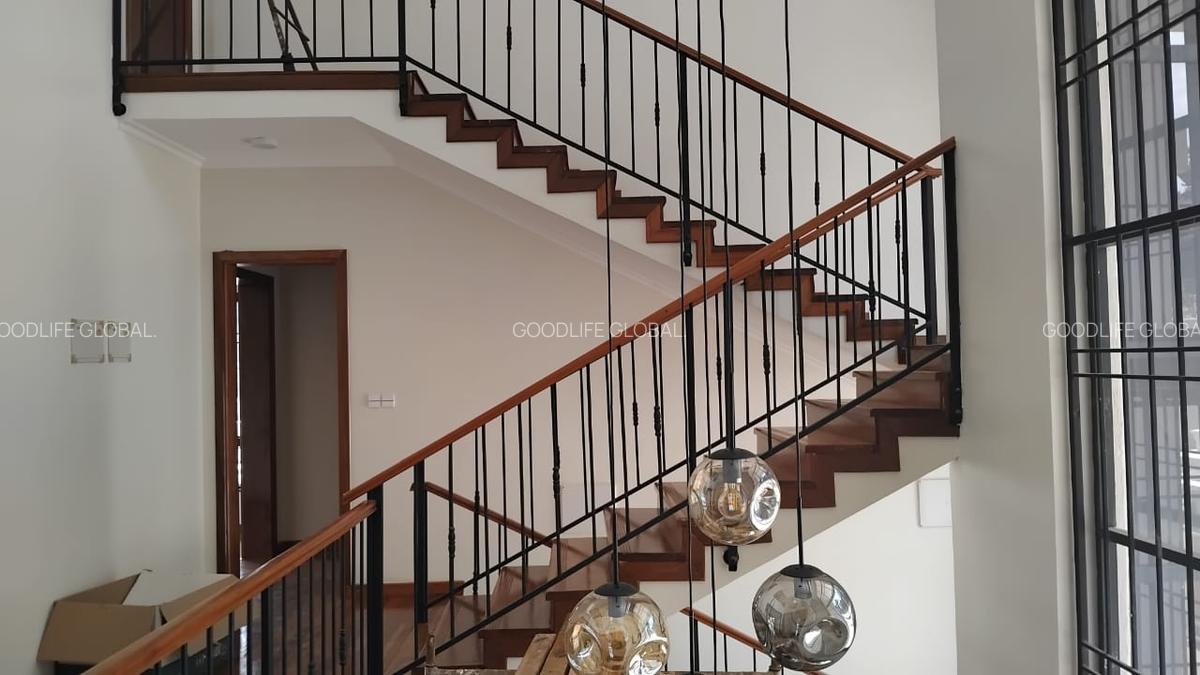 5 Bed House with En Suite at Loresho - 7