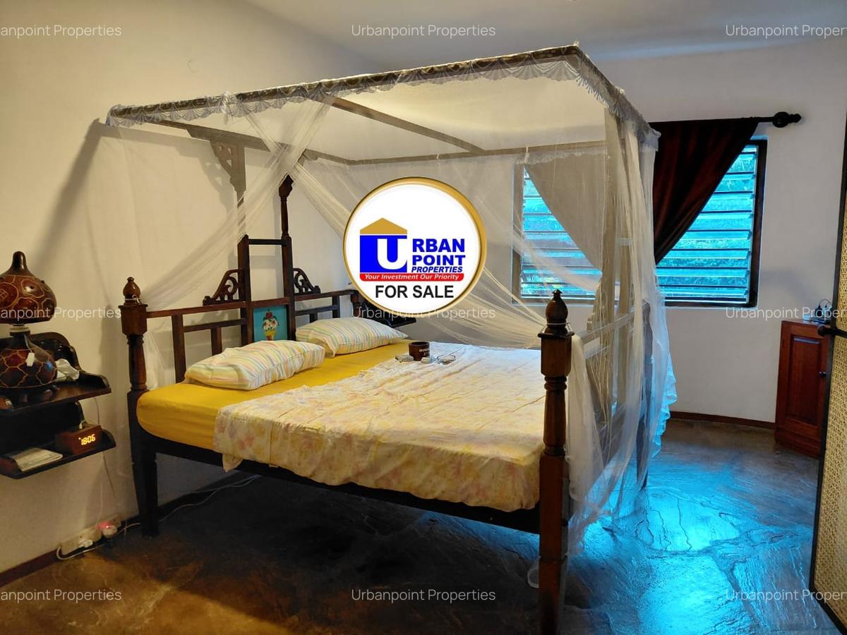 4 Bed Villa with En Suite in Watamu - 14