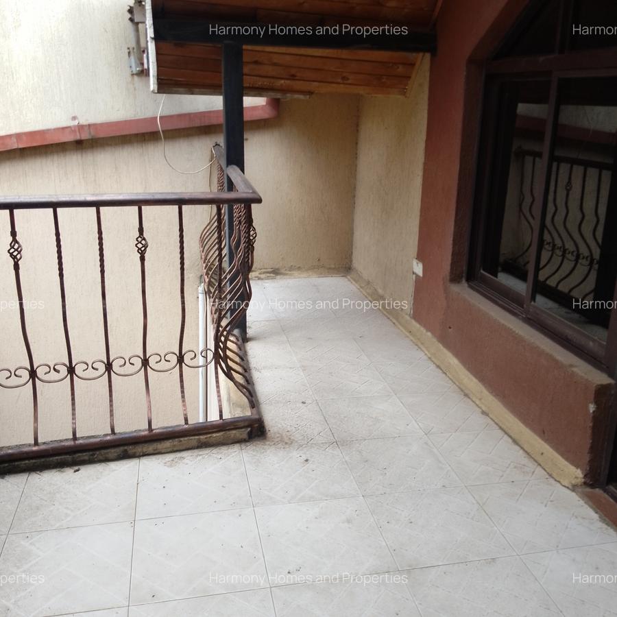 5 Bed Townhouse with En Suite at Parklands - 12