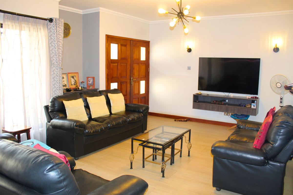 5 Bed Townhouse with En Suite in South C - 4