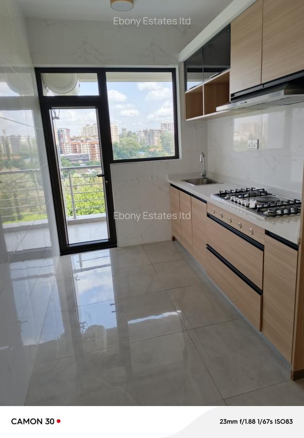 3 Bed Apartment with En Suite in Riverside - 16
