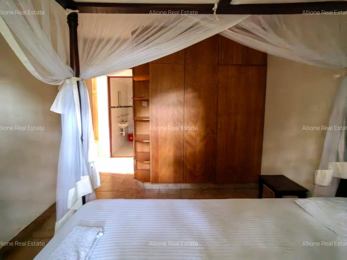 Furnished 2 Bed Apartment with Parking in Karen Hardy - 7