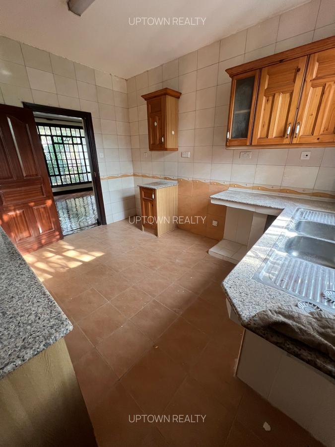 3 Bed Apartment with En Suite at Lavington - 9