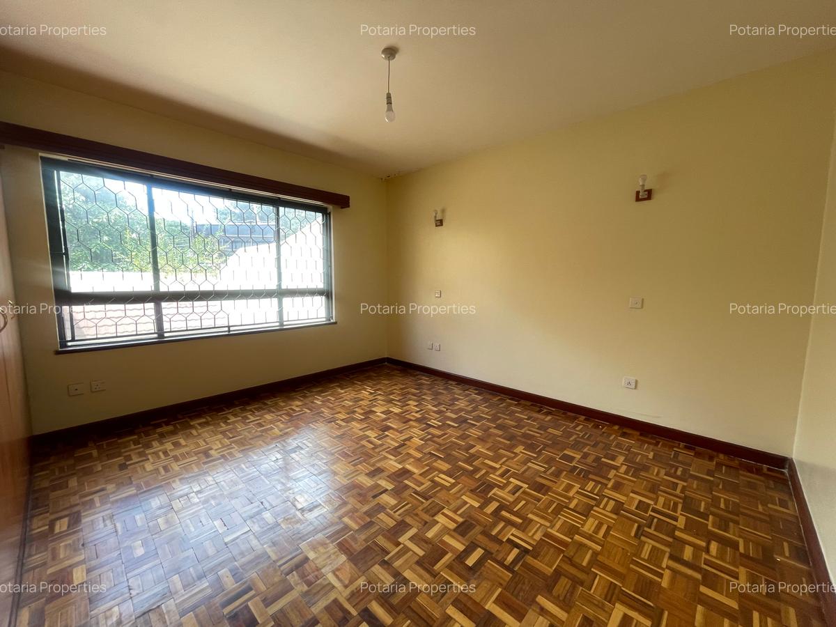 5 Bed Townhouse with En Suite in Lavington - 11