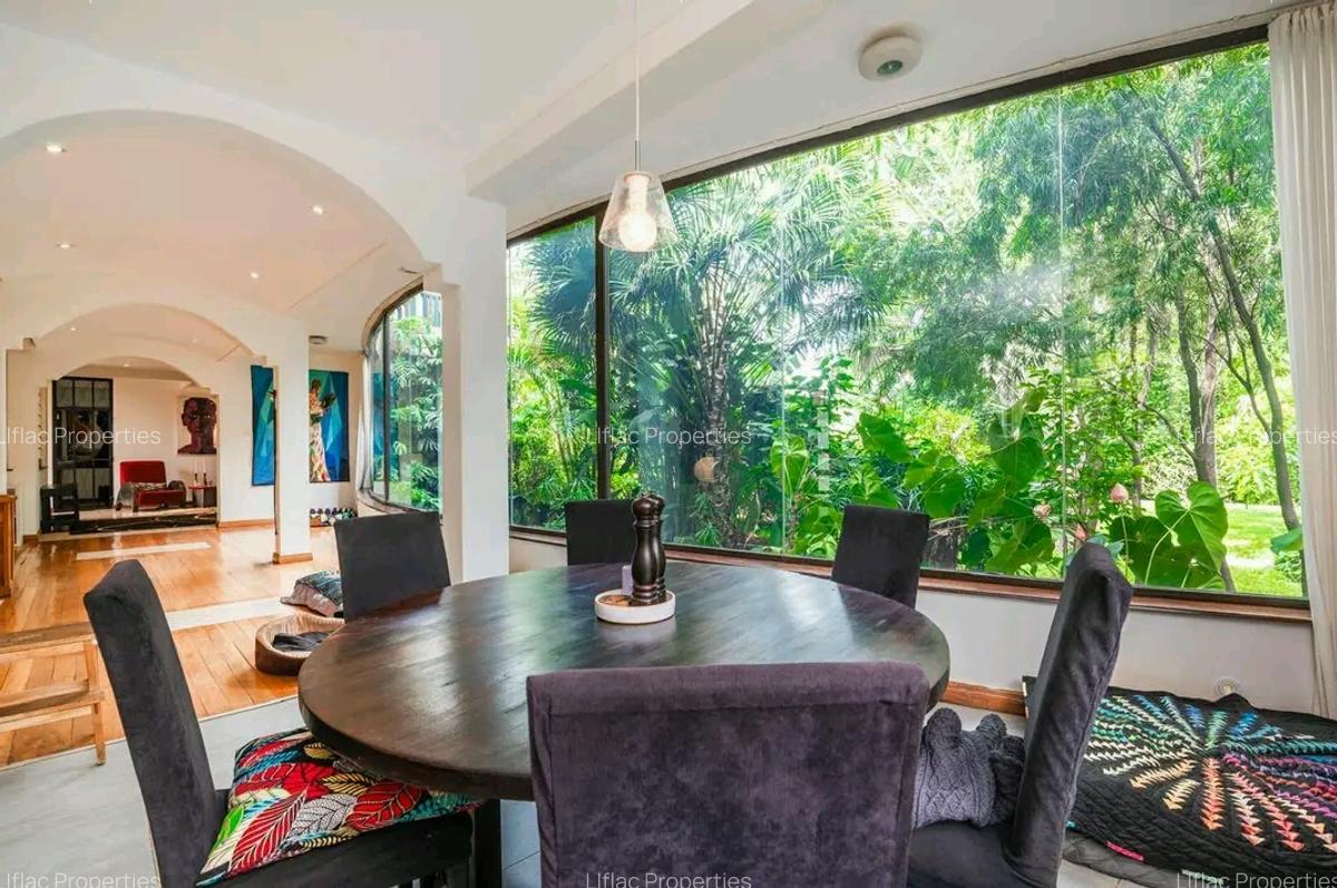 5 Bed House with En Suite in Runda - 8