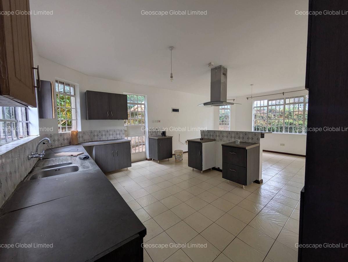 4 Bed Townhouse with En Suite in Spring Valley - 4