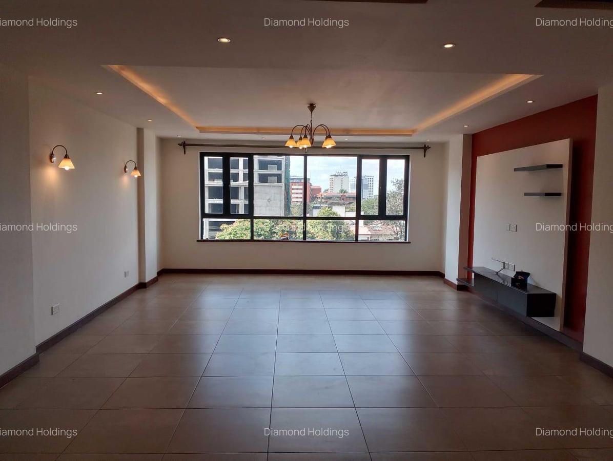 3 Bed Apartment with En Suite at Parklands - 9