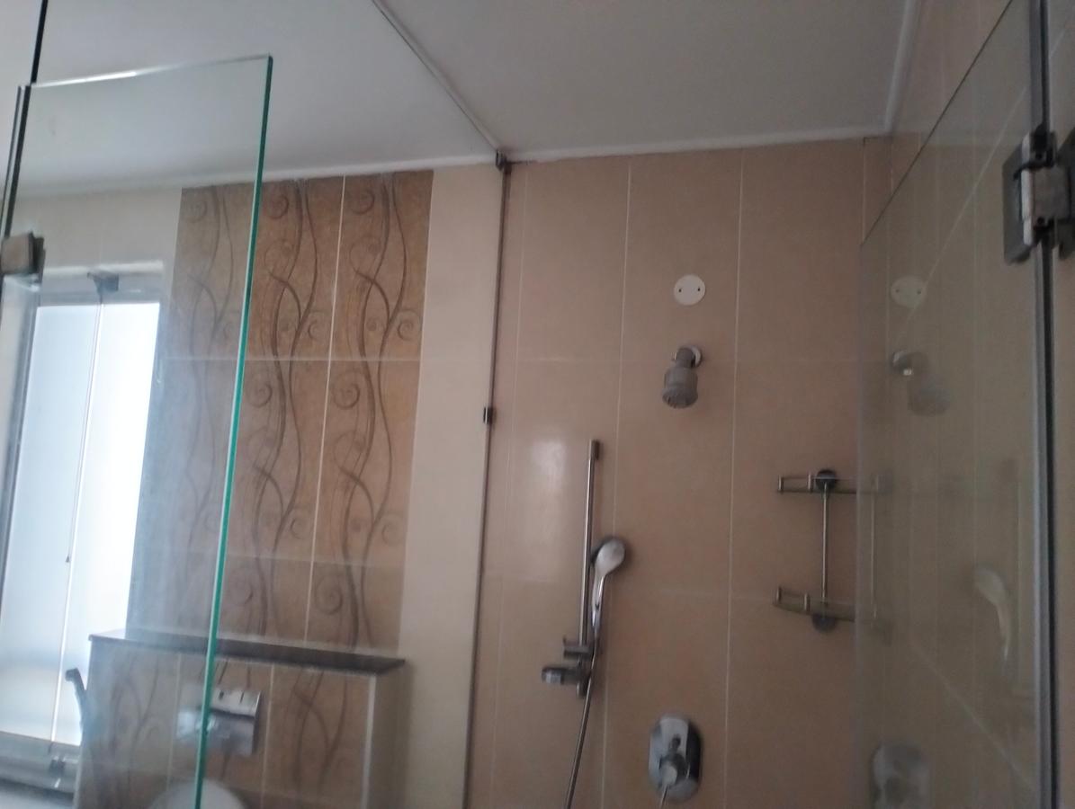 3 Bed Apartment with En Suite in Westlands Area - 11