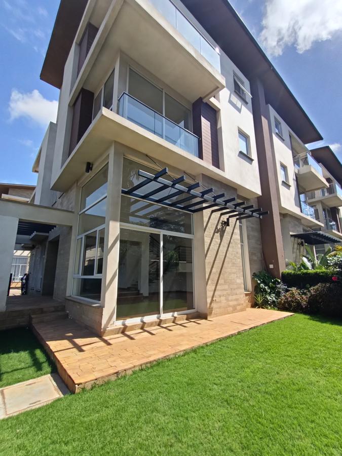 4 Bed Townhouse with En Suite at Lavington - 2