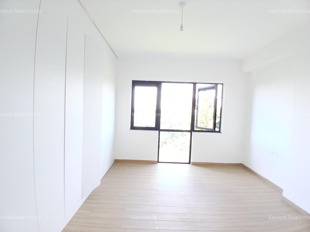 3 Bed Apartment with En Suite at Lavington - 11