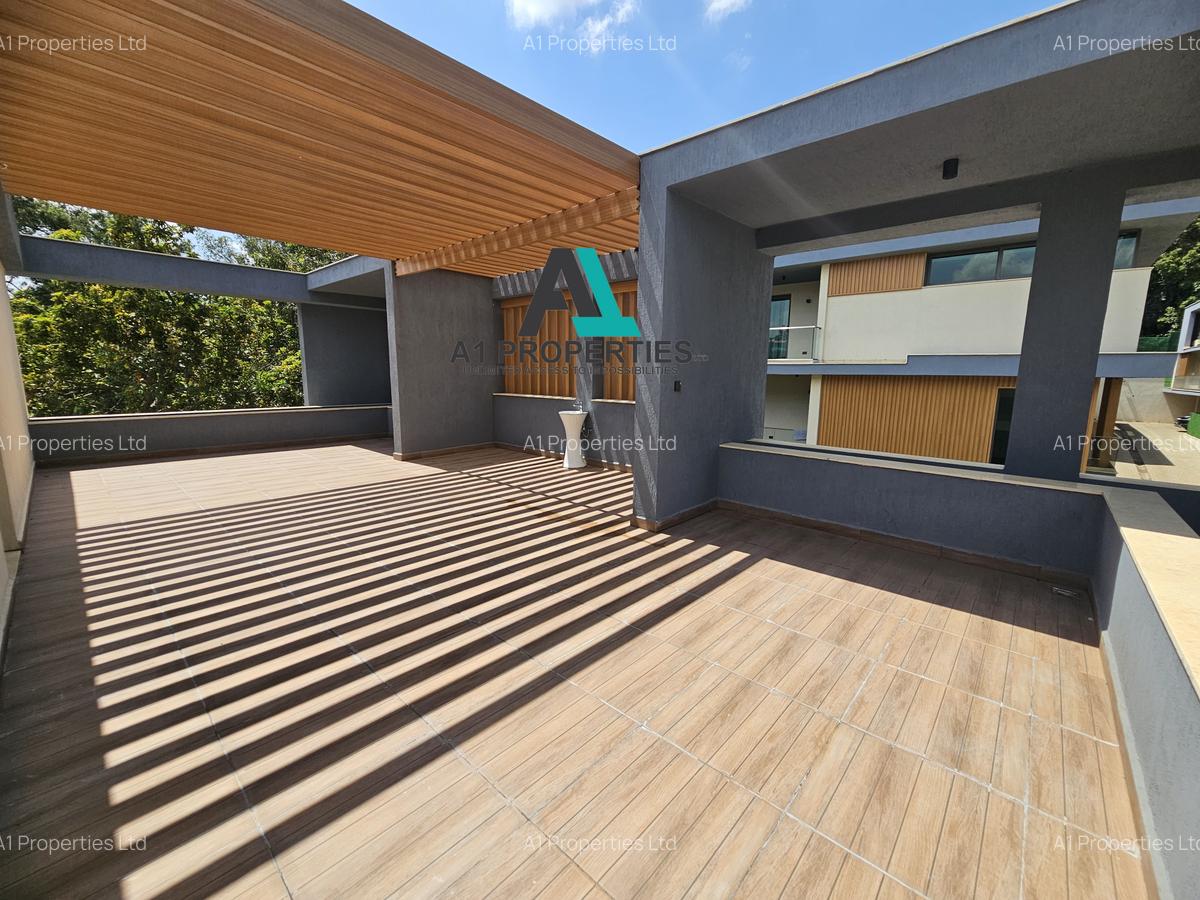 5 Bed Townhouse with En Suite in Lavington - 3