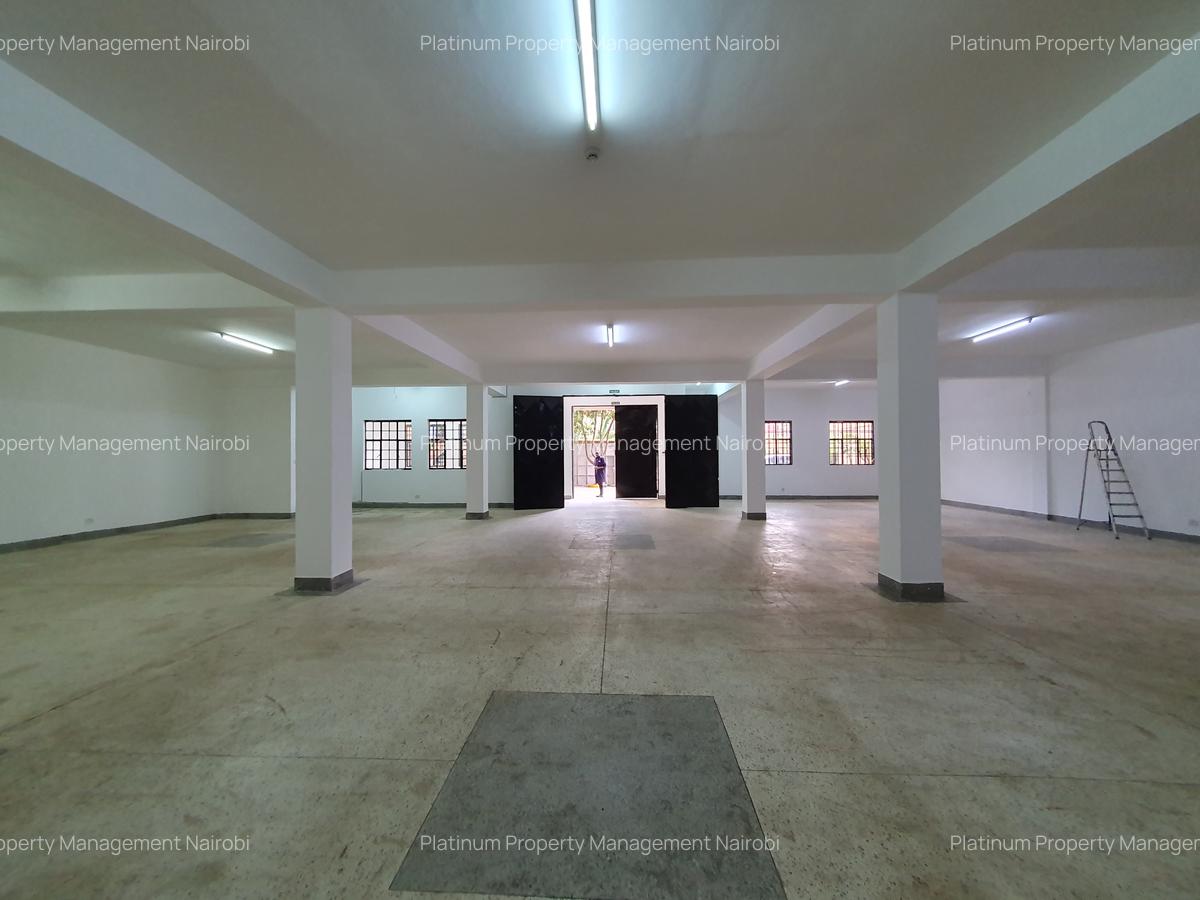 4,250 ft² Warehouse with Service Charge Included at Road A - 4