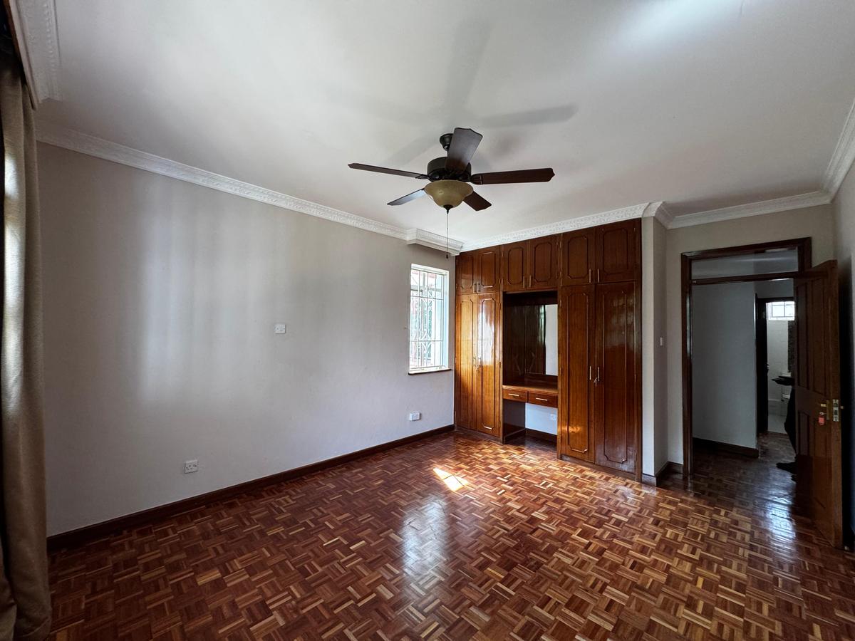 4 Bed House with En Suite in Runda - 18
