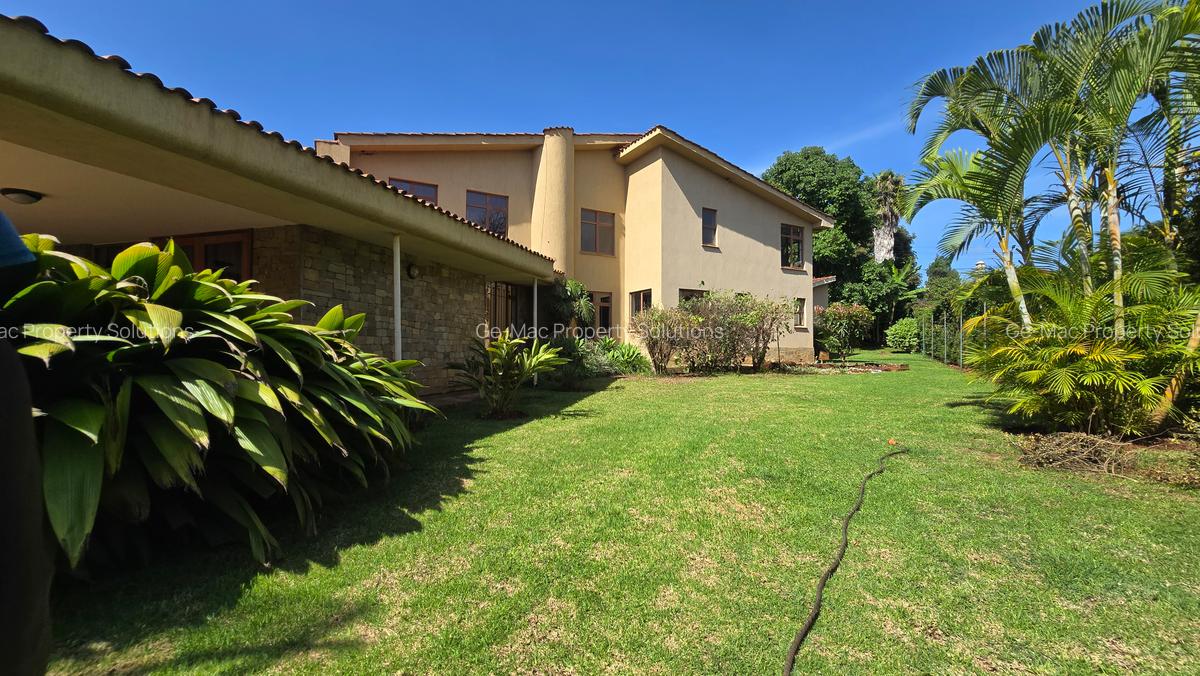 5 Bed House with En Suite in Runda - 15