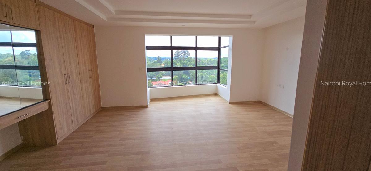 3 Bed Apartment with En Suite at Parklands - 4