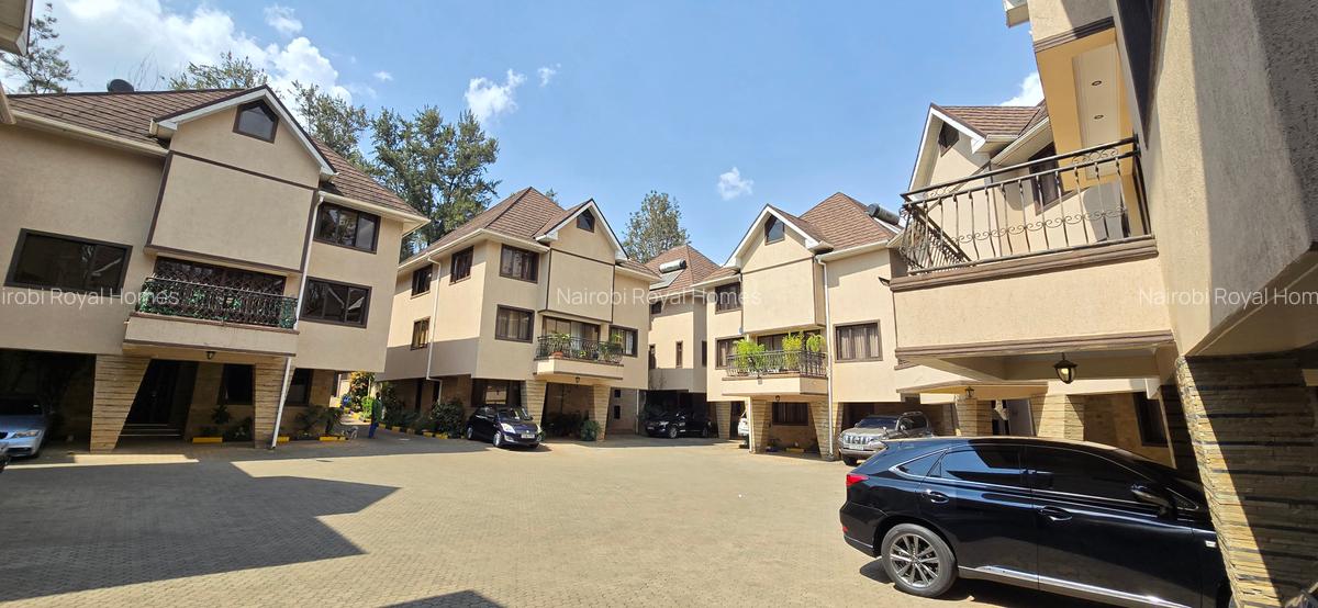 5 Bed Townhouse with En Suite at Lavington Road - 4